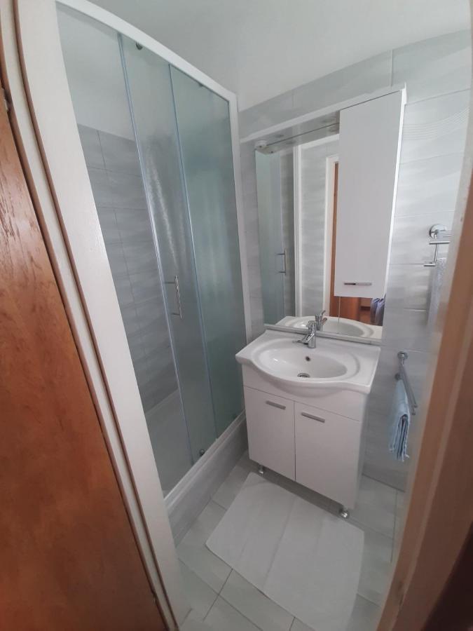 Apartment Spanjol Anka Rab Town Exteriör bild