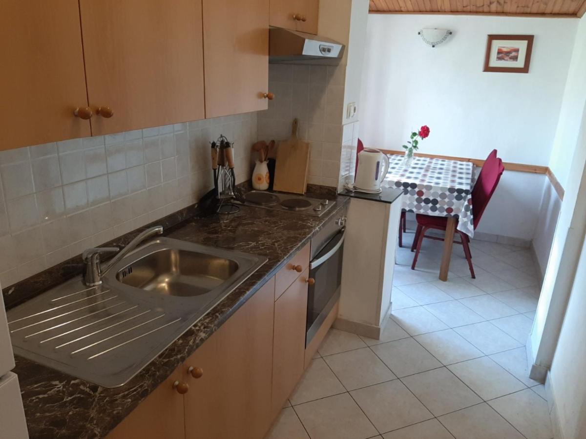 Apartment Spanjol Anka Rab Town Exteriör bild