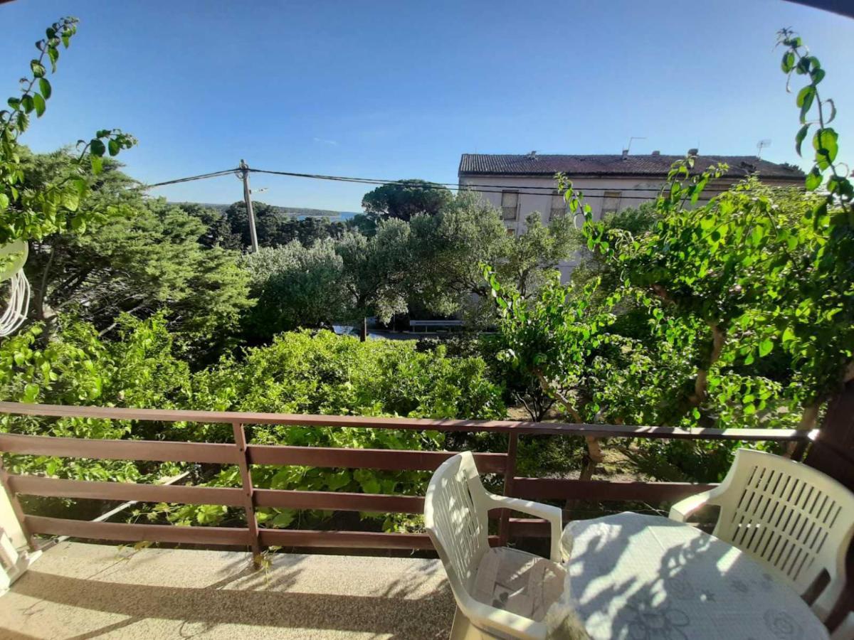 Apartment Spanjol Anka Rab Town Exteriör bild