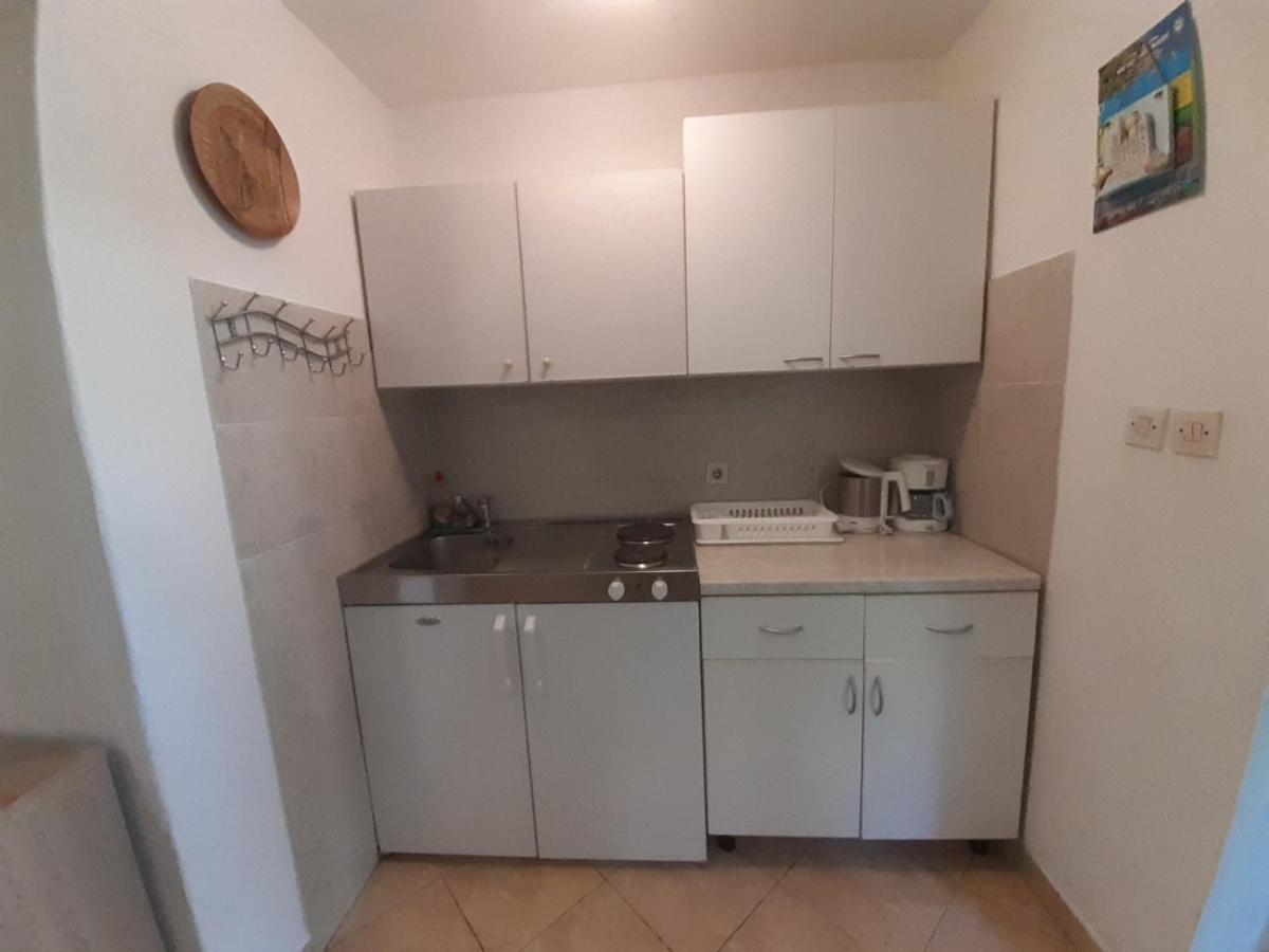Apartment Spanjol Anka Rab Town Exteriör bild