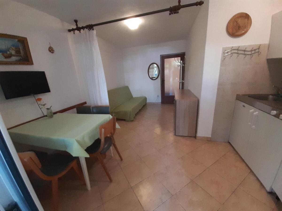 Apartment Spanjol Anka Rab Town Exteriör bild