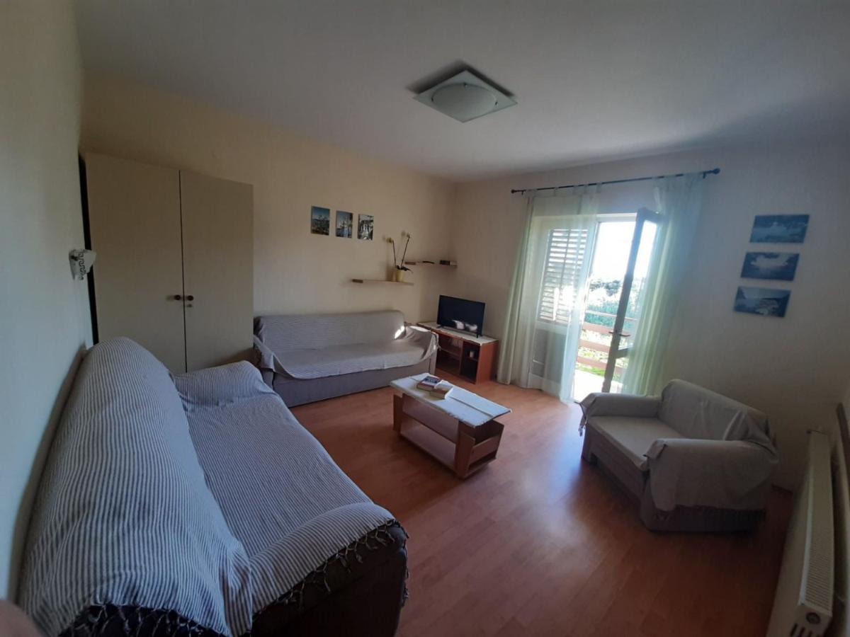 Apartment Spanjol Anka Rab Town Exteriör bild
